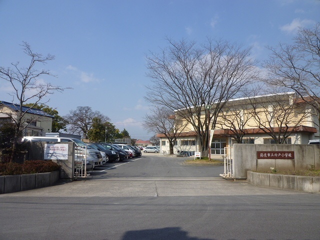 小学校　鈴鹿市立神戸小学校（小学校）まで1170m