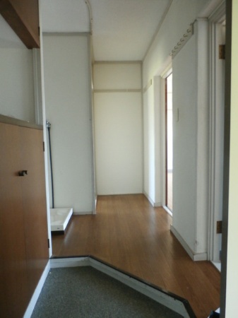 玄関　綺麗な玄関スペースです