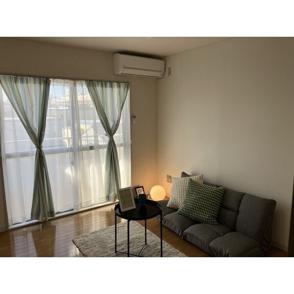 居室・リビング　家具はイメージです