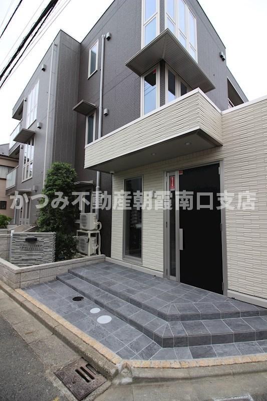 エントランス　オートロック付き