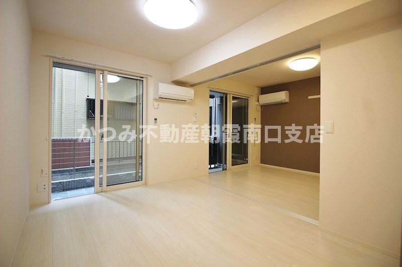 居室・リビング　同物件別号室参考写真