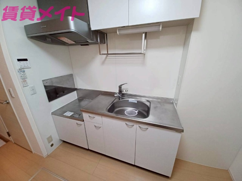 キッチン　別部屋参考写真です