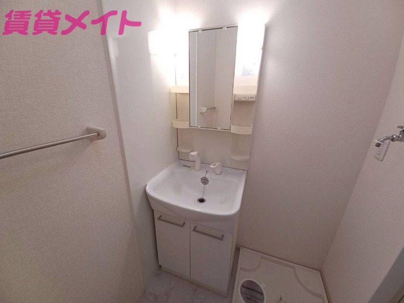 洗面設備　別部屋参考写真です