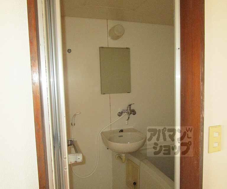 洗面設備　４０１号室の写真です。