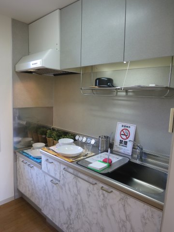 キッチン　収納たっぷりのキッチン　※写真は201