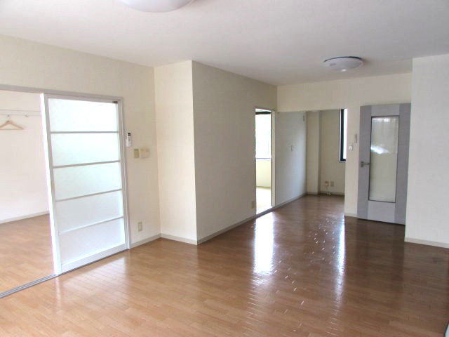 居室・リビング　LDKは12帖あります　※写真は201