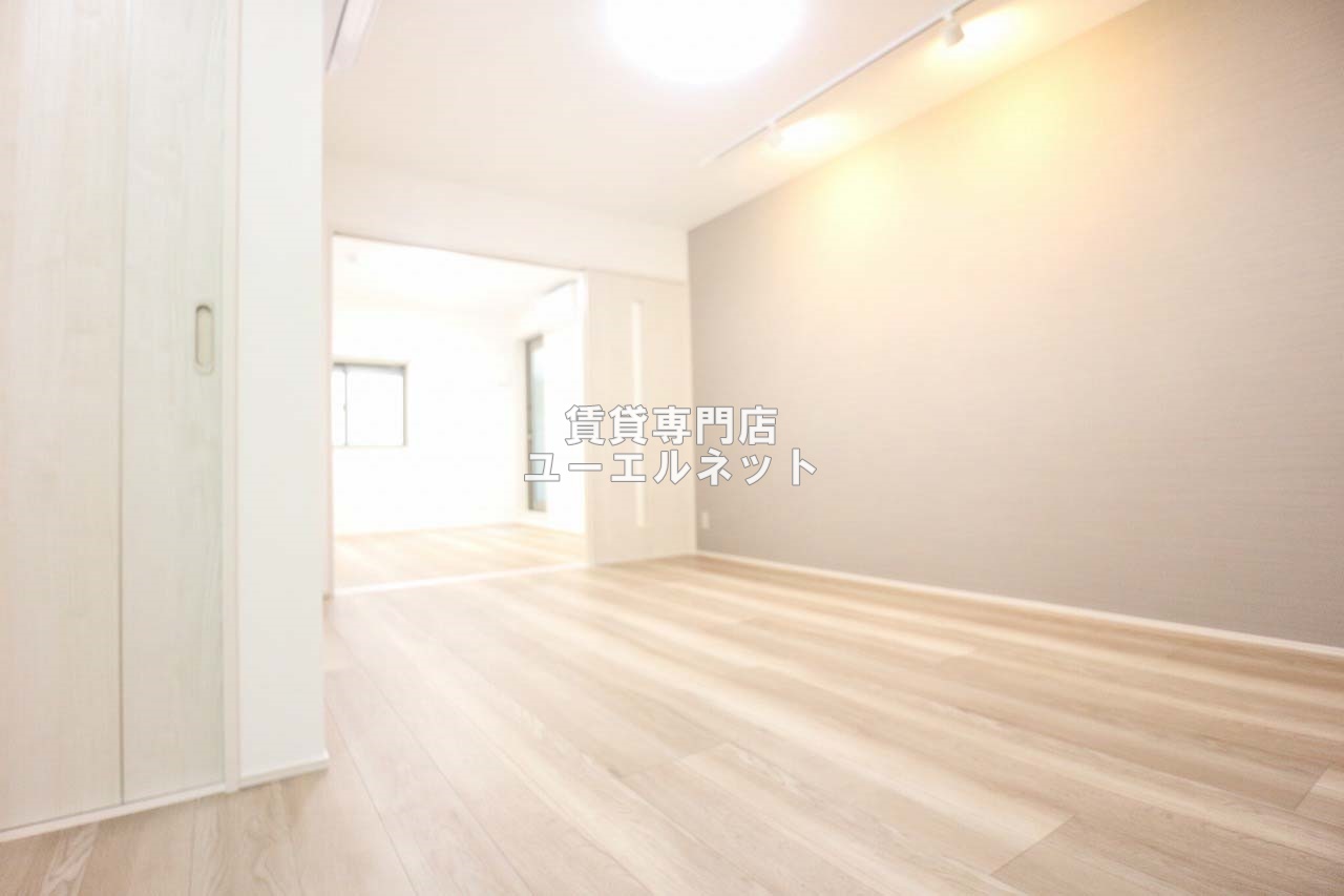 居室・リビング　ゆったりとくつろげる、落ち着きのある居室空間です