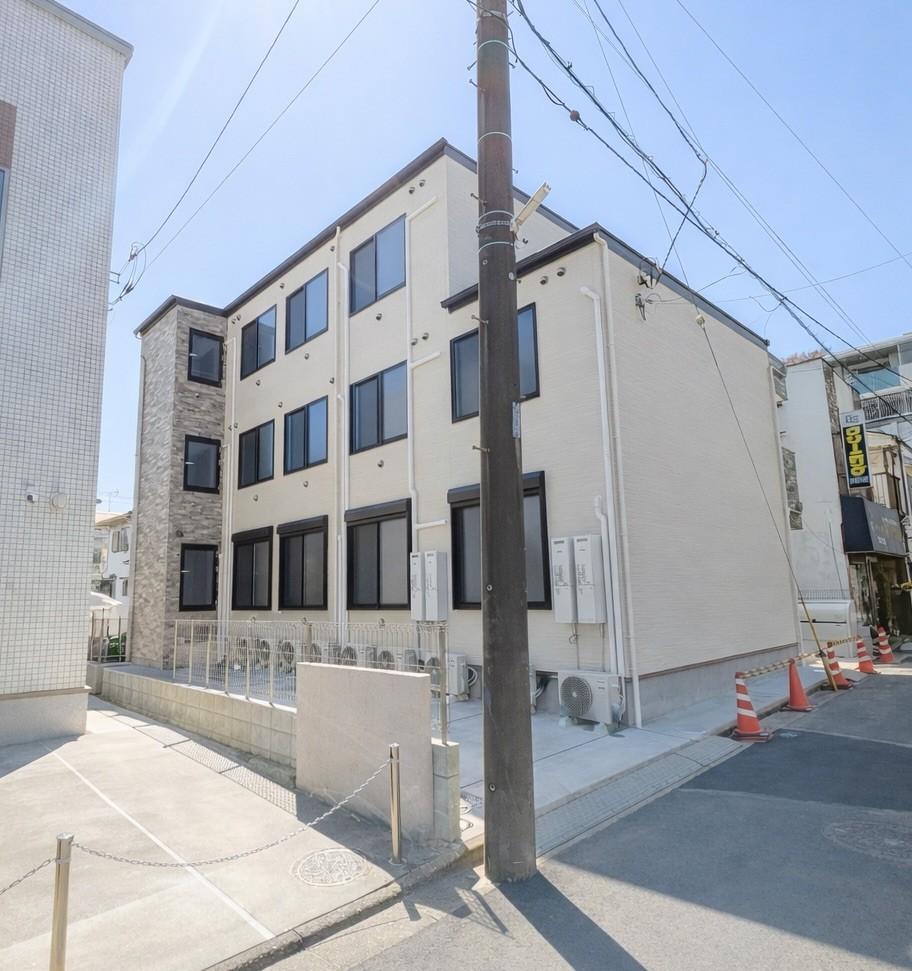 建物外観　毎日を静かに迎える、新築物件