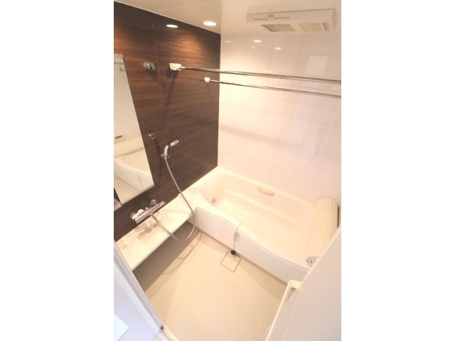 バス・シャワールーム　浴室乾燥機能付き