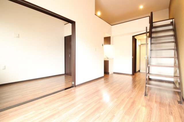 居室・リビング　角部屋・南向きでリビングが独立！お洒落でモダンなリビング！