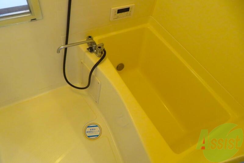 バス・シャワールーム　トイレと別になっており、ゆっくり入浴を楽しめます。