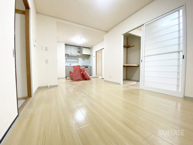 居室・リビング　11.5帖のLDKです！※リフォーム中