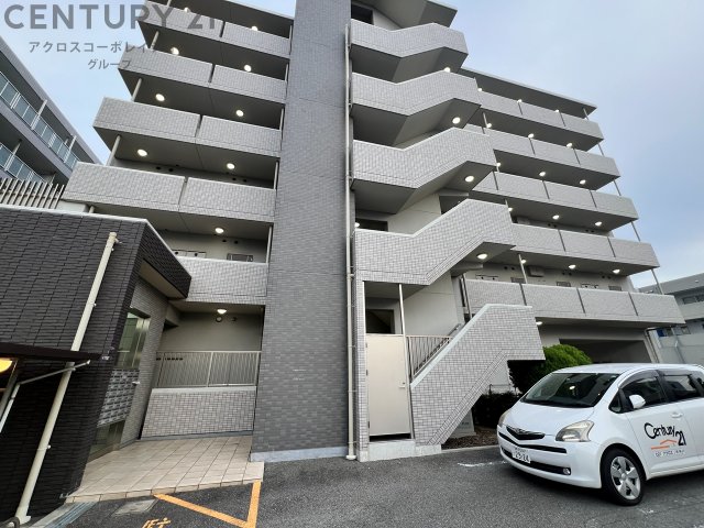 建物外観　居住者専用のごみ置き場があります☆