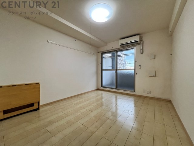 居室・リビング　エアコン付きの7.5帖の洋室です♪