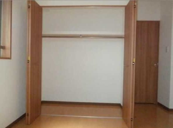 収納　パイプハンガー付きのクローゼット完備です！