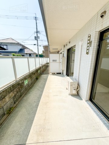 バルコニー　陽当たり良好なバルコニーです♪