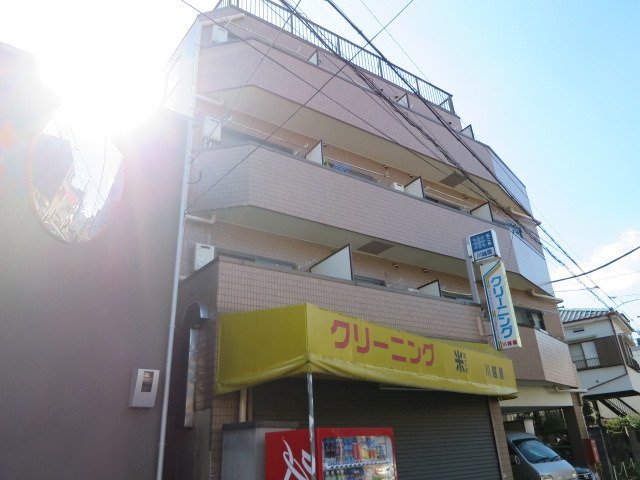 建物外観　鉄骨造の4階建て！