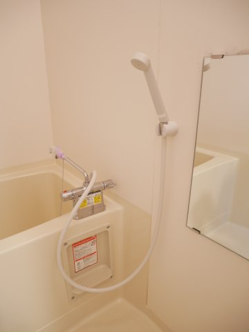 バス・シャワールーム　※同型タイプの参考写真となります。