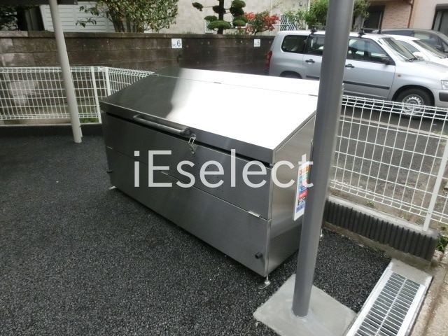 その他　敷地内にゴミ捨て場があるので楽ちん