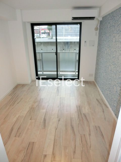 居室・リビング　アクセントクロスが特徴のきれいなお部屋です。