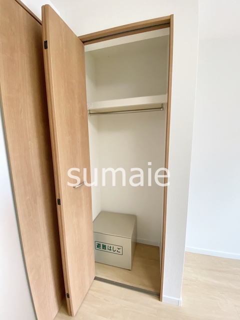 収納　収納は奥行きがあり広いです。