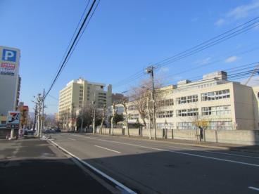 小学校　札幌市立二条小学校（小学校）まで537m