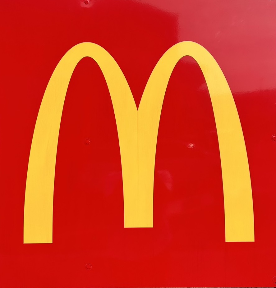 飲食店　マクドナルド 筑紫通り店（飲食店）まで378m
