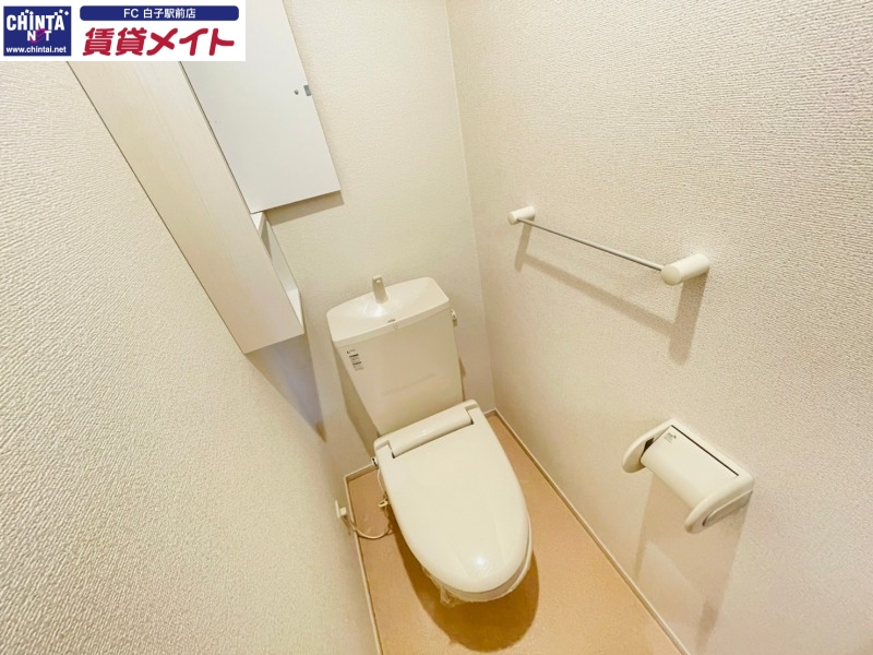 トイレ　同型参考写真