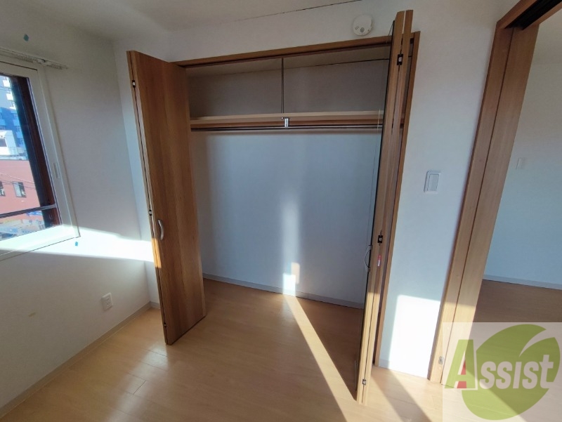 収納　寝室の収納です。部屋がすっきり片付きます。