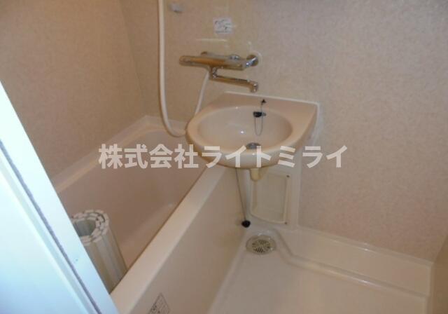 バス・シャワールーム　?