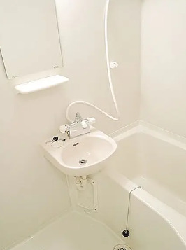 バス・シャワールーム　別部屋の画像を使用しております。