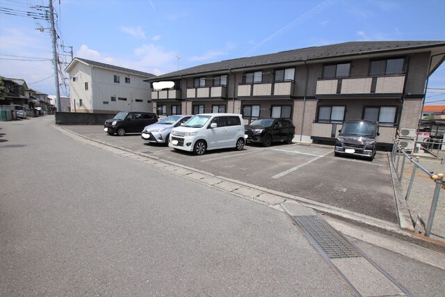 駐車場　敷地内駐車場