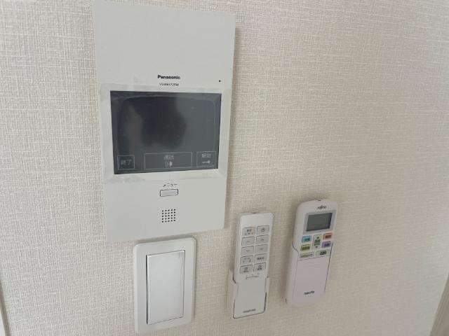 セキュリティ　モニター付きインターホン