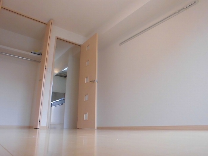 居室・リビング　6帖のフローリングのお部屋です☆