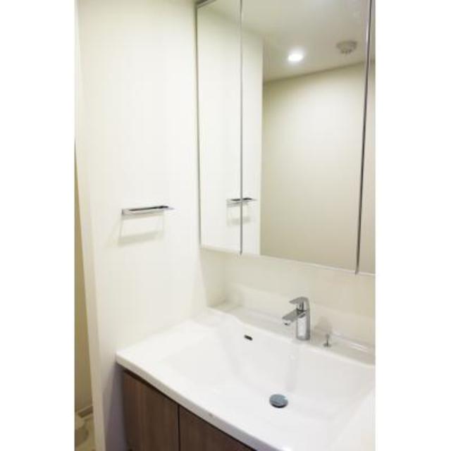 洗面設備　※写真は同タイプ住戸です。