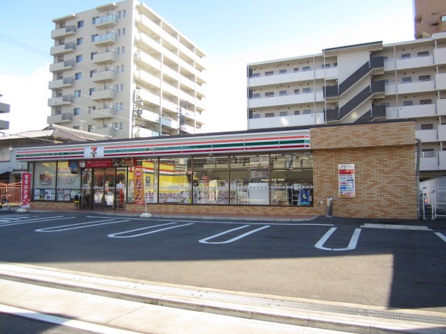 コンビニ　セブンイレブン 名古屋平安2丁目店（コンビニ）まで276m