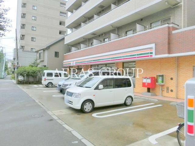 コンビニ　セブンイレブン北区岩淵店（コンビニ）まで251m