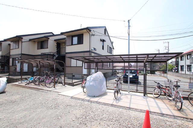 その他共有部分　屋根付き駐輪場完備