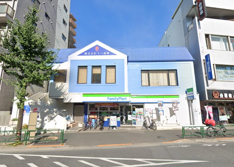コンビニ　ファミリーマート王子神谷駅前店（コンビニ）まで195m