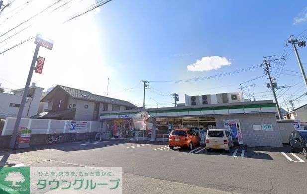 コンビニ　ファミリーマート城西病院前店（コンビニ）まで380m