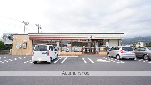 コンビニ　セブンイレブン（コンビニ）まで578m