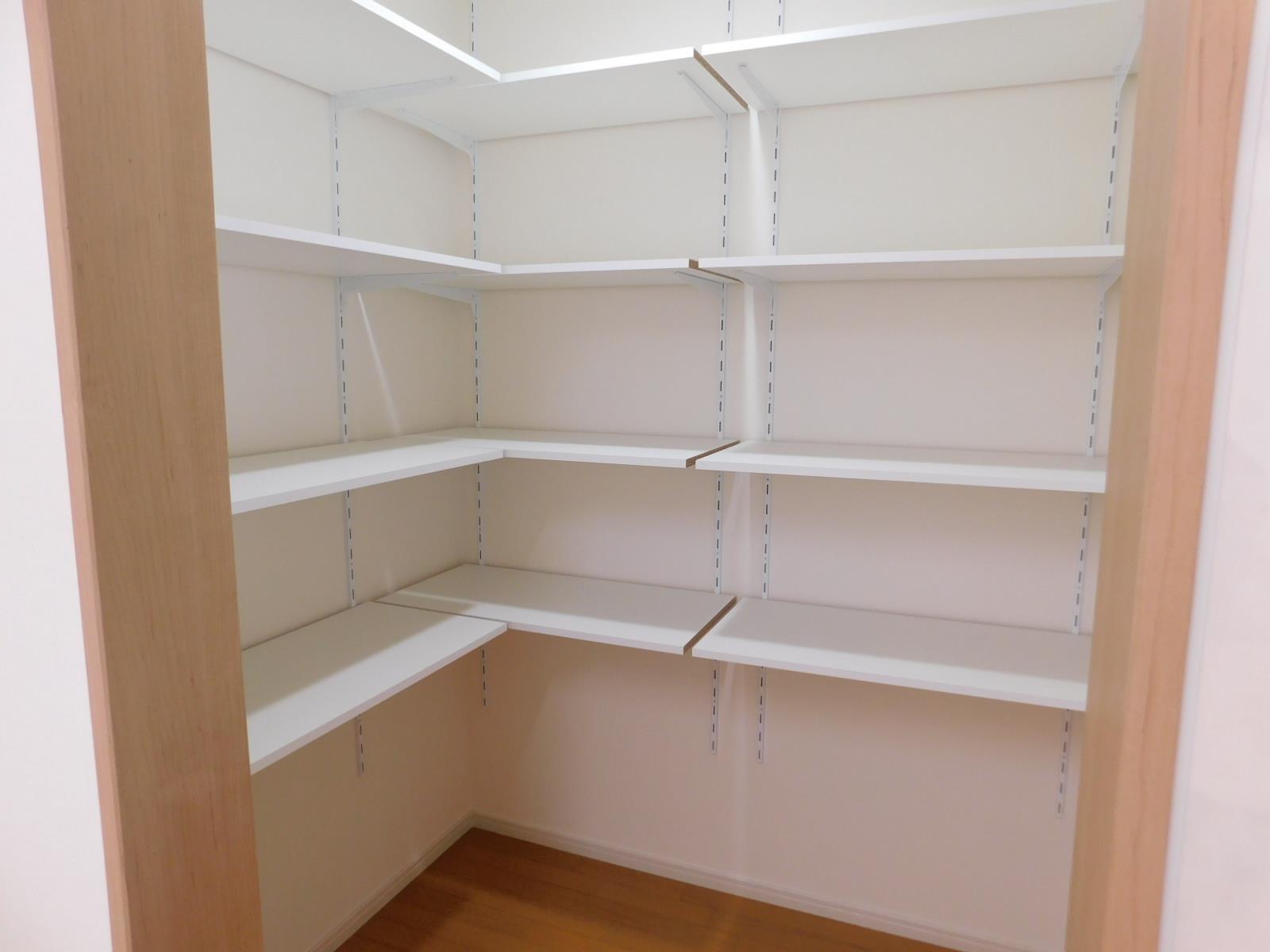 収納　食品庫がついてます！
