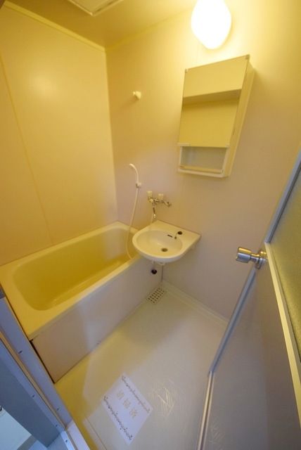 バス・シャワールーム　別部屋参考写真