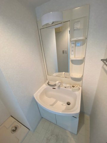 洗面設備　同物件内別号室のお写真になります