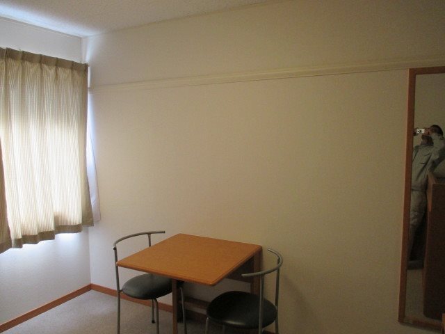 ピコ上安久の居間写真