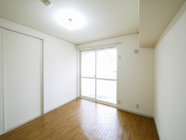 その他部屋・スペース　落ち着いて過ごせるお部屋なので、寝室にいかがでしょうか