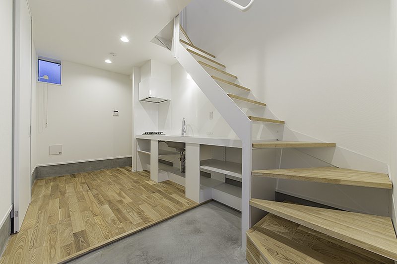 居室・リビング　フローリングのきれいなお部屋です。