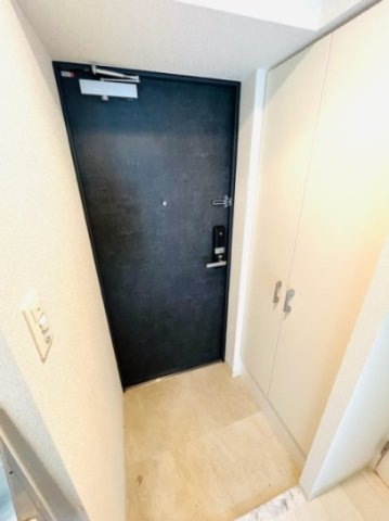 エスリード新大阪グランファーストの玄関写真