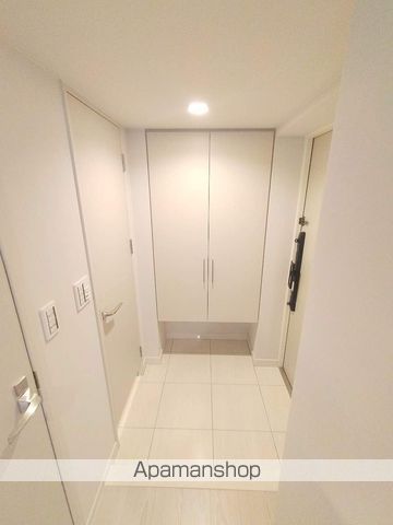 地下鉄御堂筋線 淀屋橋駅 徒歩14分 15階建 築4年の玄関写真