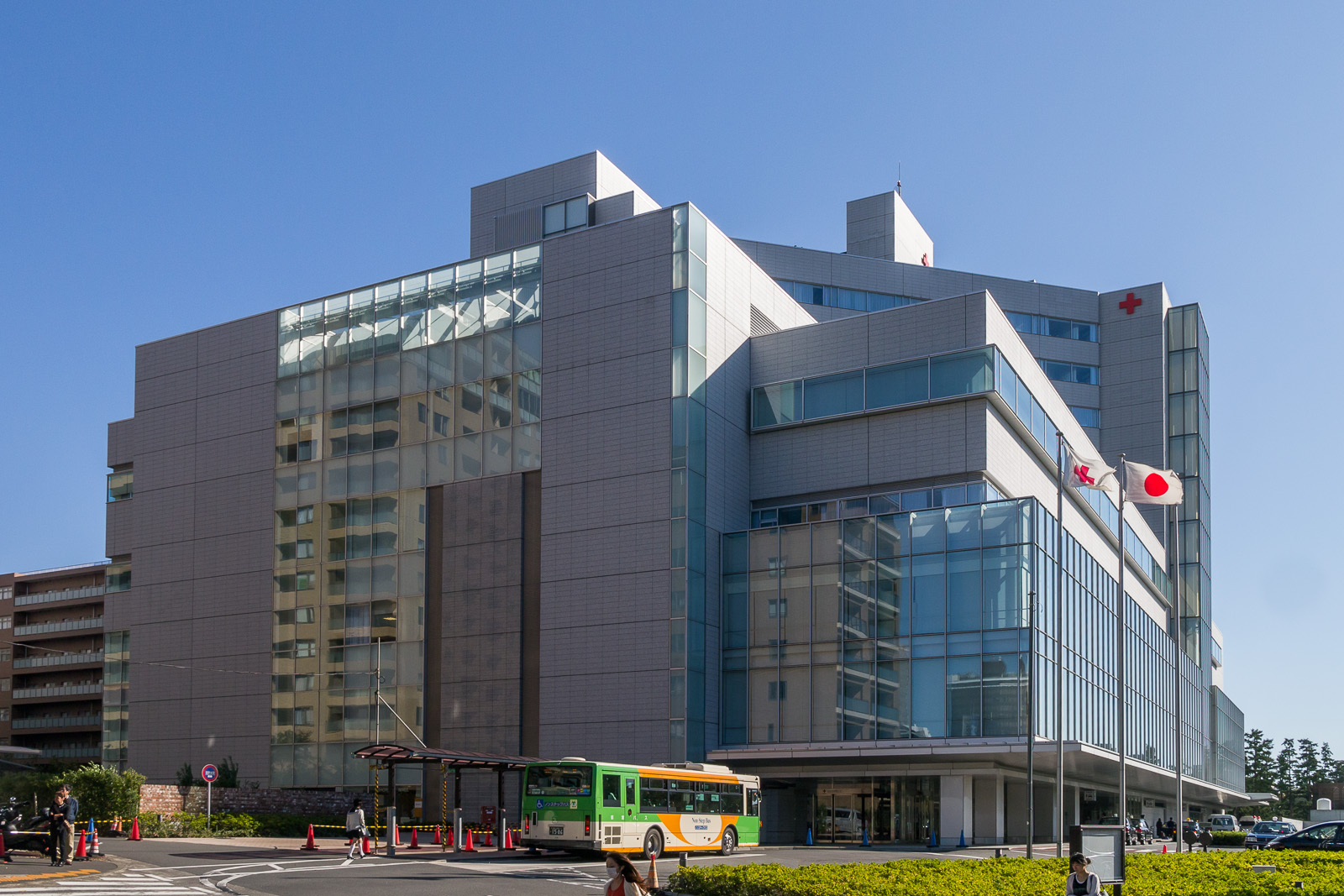 病院　日本赤十字社医療センター（病院）まで872m
